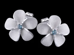 14kw/g 11mm Plumeria Earrings with 2 blue diamonds